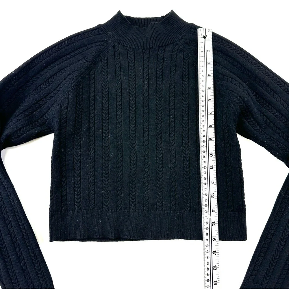 Aritzia Sunday Best cable knit mock neck crop sweater Large minimalist Classic - Picture 9 of 13